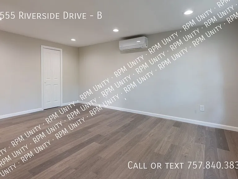 3555 Riverside Dr #B — Photo 6
