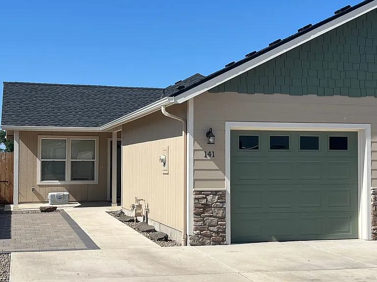 Newer Two bedroom/Two bath Duplex | Available Late July — Photo 2