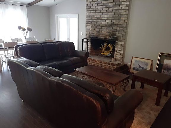 5th image of 4301 Markham St