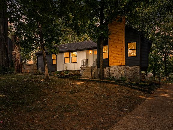 2nd image of 304 Sunrise Cir