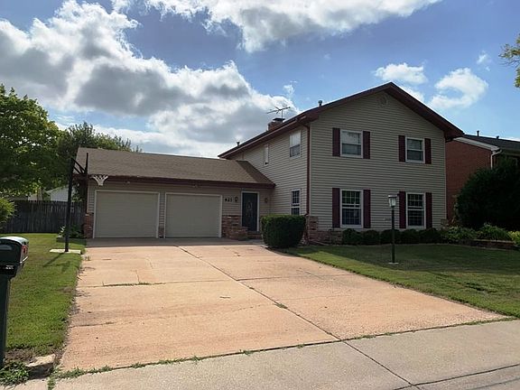 3rd image of 621 S Bare Ave