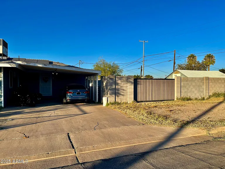 1100 N Brown Ave — Photo 19