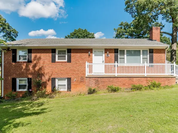 155 Lee Dr, Madison Heights, VA 24572