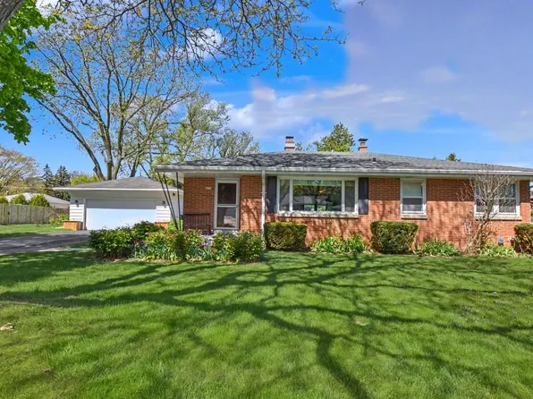3633 S 158th STREET, New Berlin, WI 53151