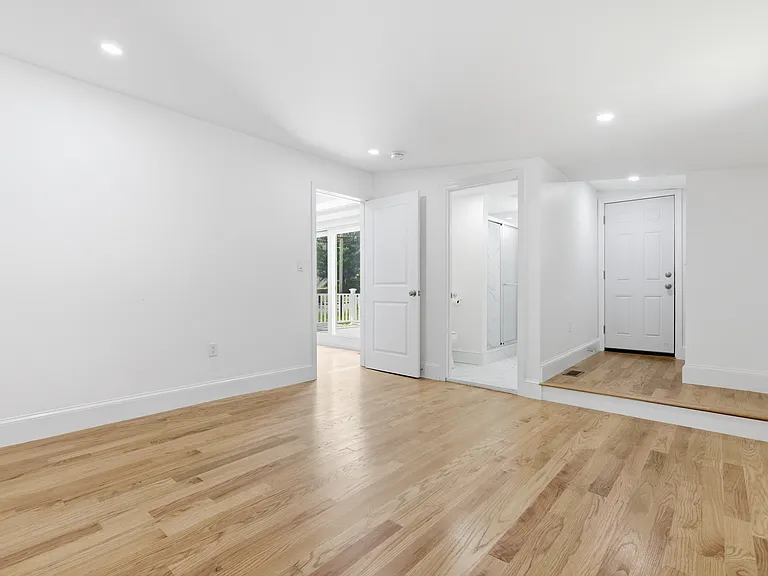 35 Williams St — Photo 7