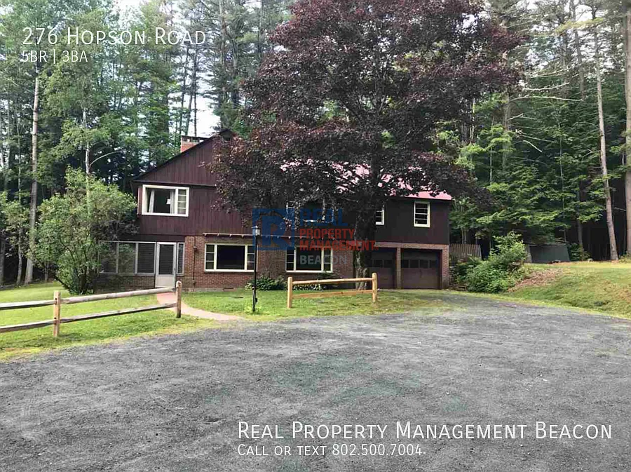 Norwich VT - 5 Bed, 2.5 Bath Partially Furnished House - $6000 plus utilities — Photo 4