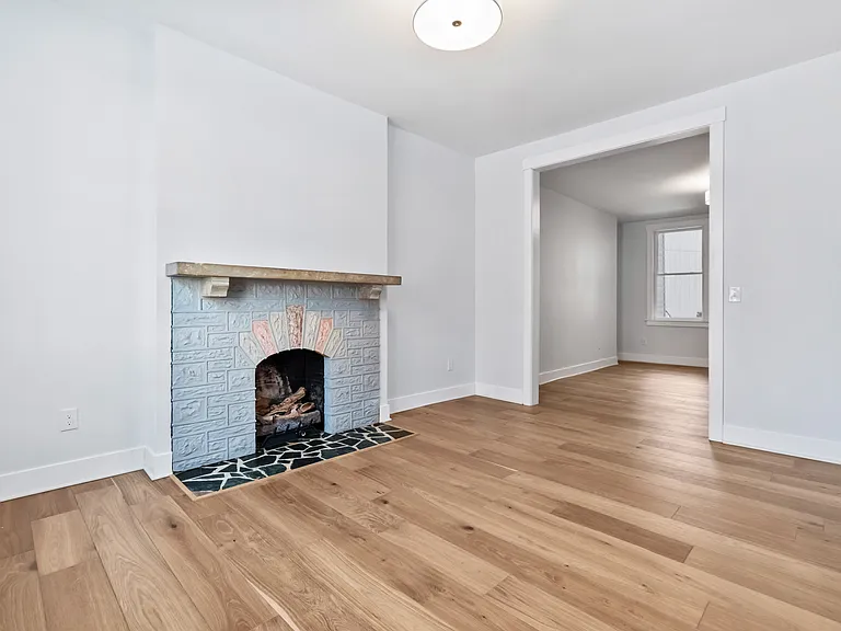1515 Arch St — Photo 17