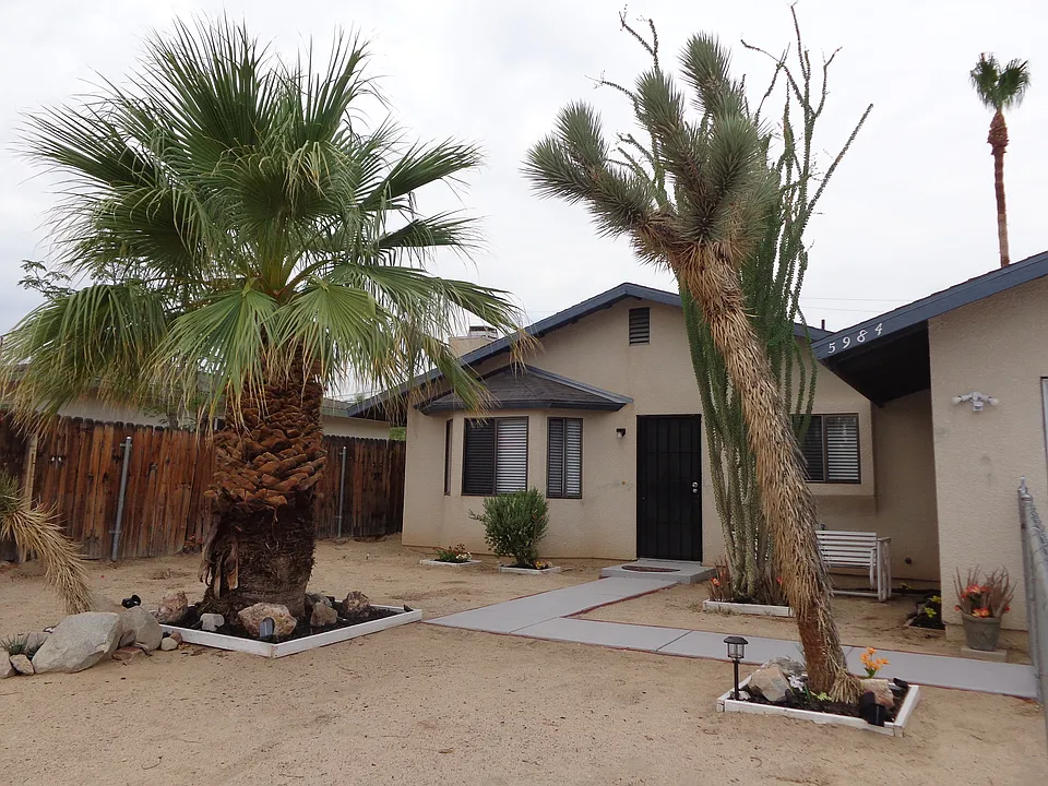 5984 La Buena Tierra Ave