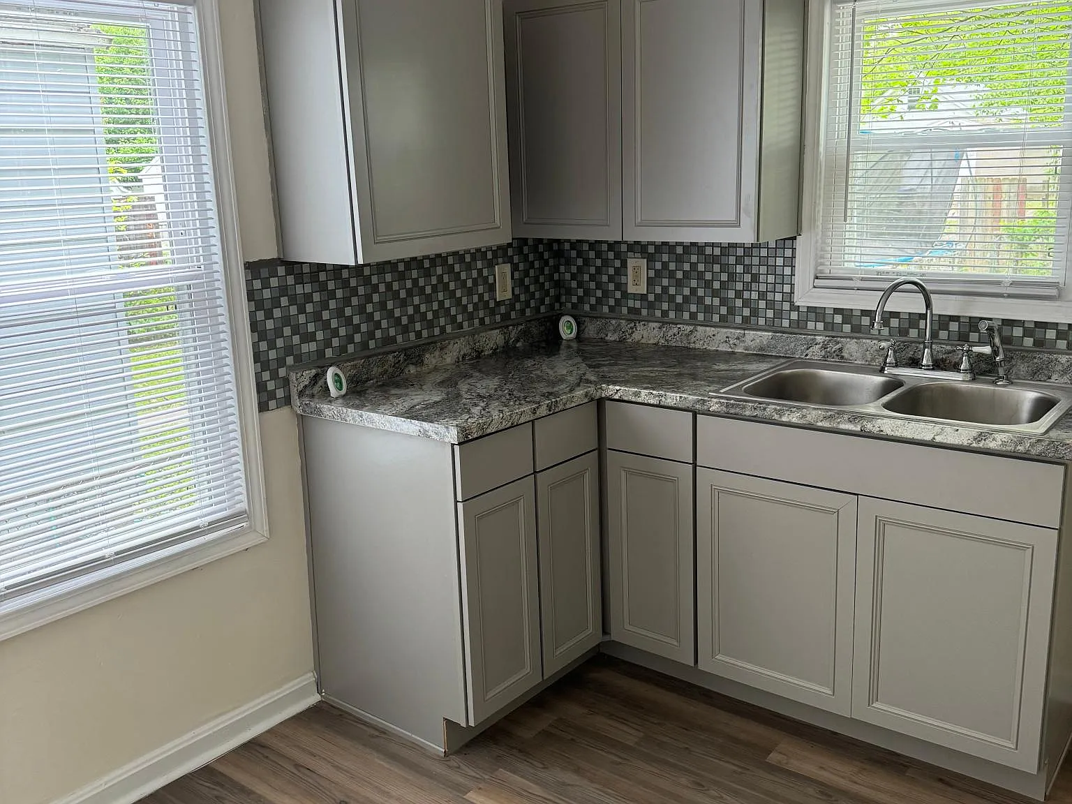 3765 Powell Ave — Photo 4