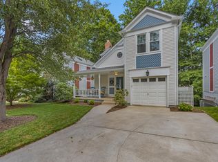 11979 Holly View Dr, Woodbridge, VA 22192