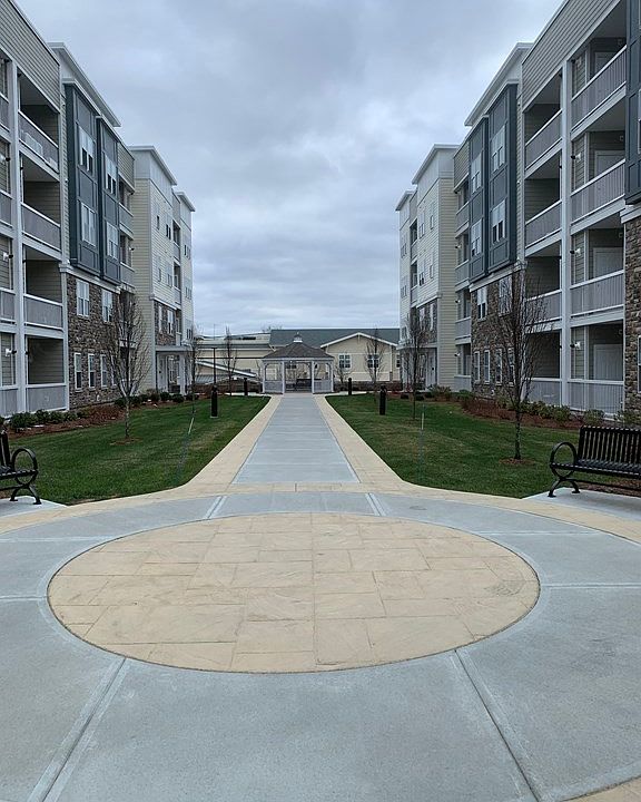 1st image of 130 University Ave Unit 1408