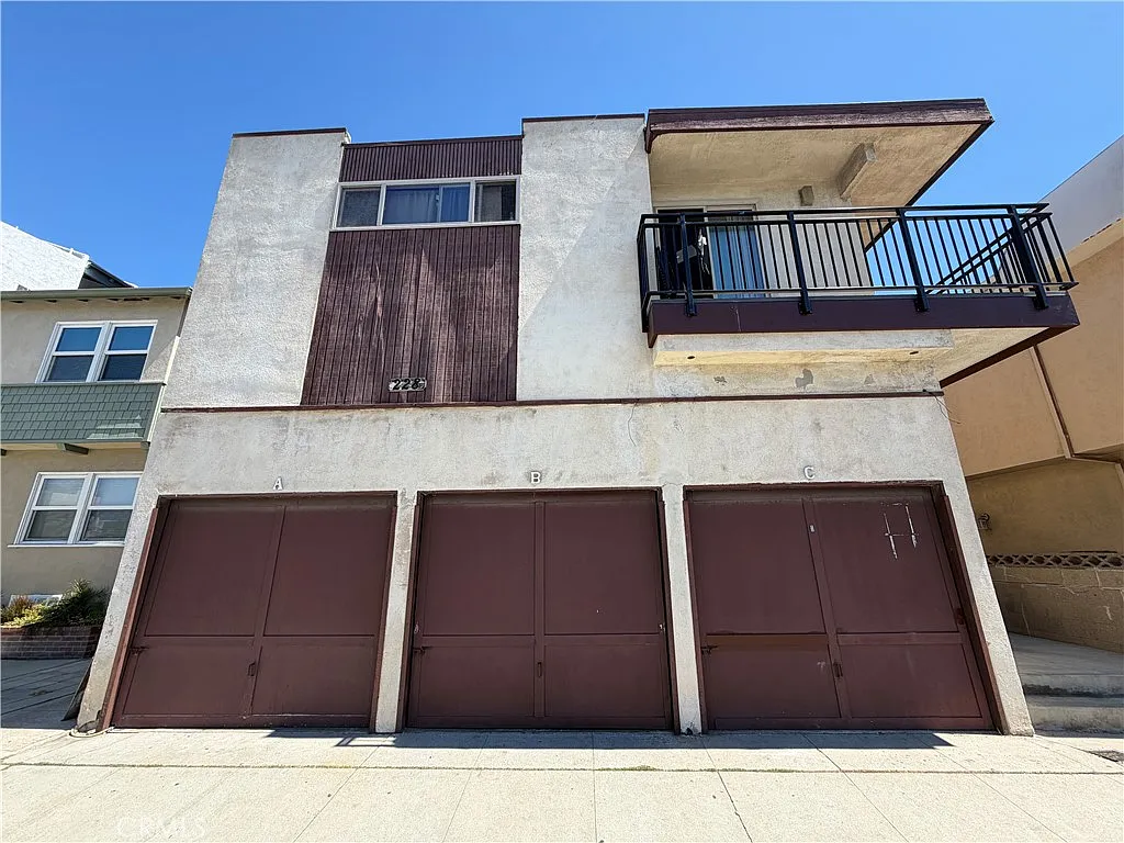 2 bed, 760 sqft, $3,300 — Photo 1