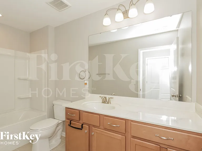 7724 Meridale Forest Dr — Photo 14