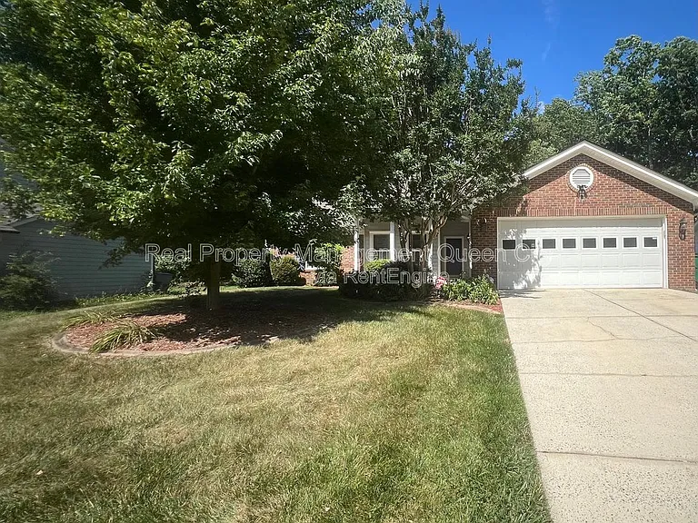 3910 Armitage Dr — Photo 1