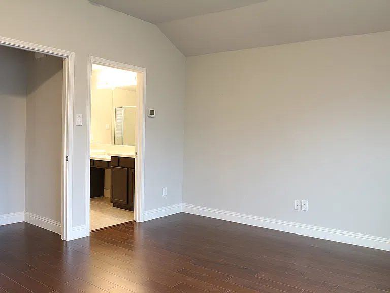 1108 Kingston Ct — Photo 17