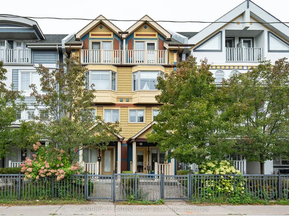 82 Woodbine Ave, Toronto, ON M4L 2A2