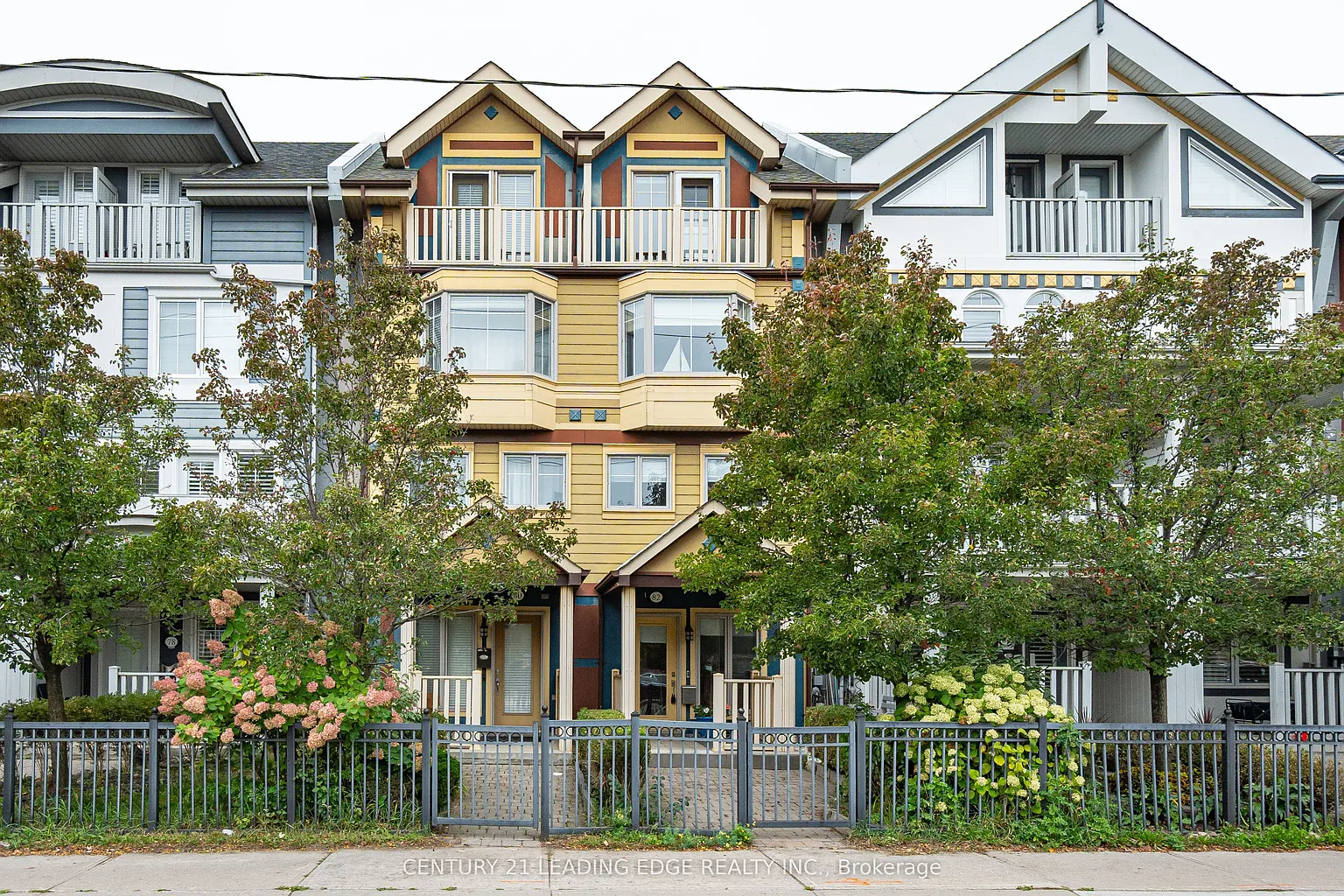 82 Woodbine Ave photo 1