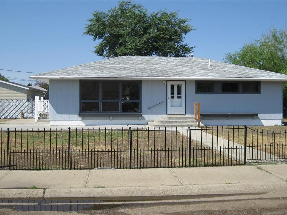 1st image of 531 9th St N