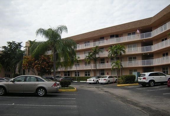 3rd image of 2521 NW 104th Avenue #402