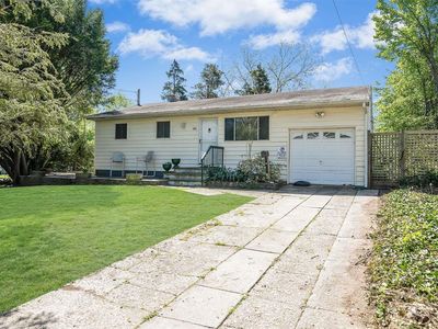 186 Elm Drive, Bay Shore, NY, 11706