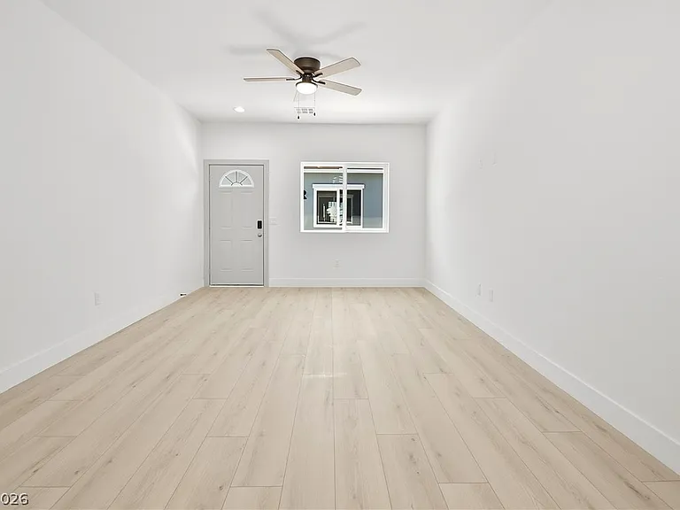 2001 S Dandelion St #2 — Photo 7
