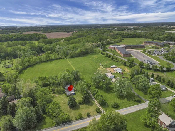 380 Gender Rd, Canal Winchester, OH 43110