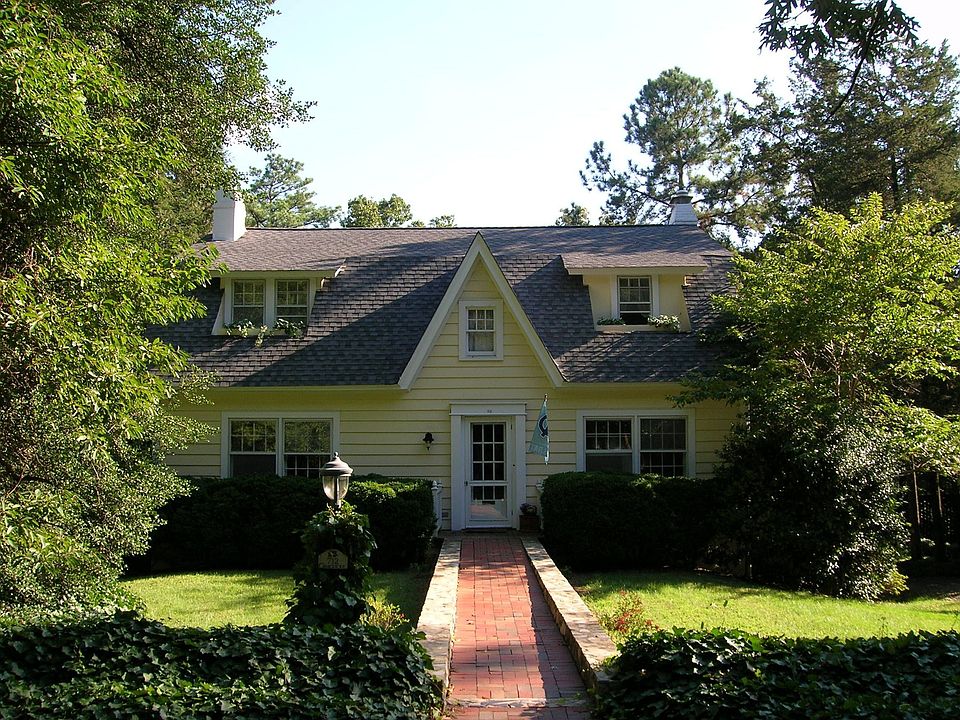 Adorable cottage...