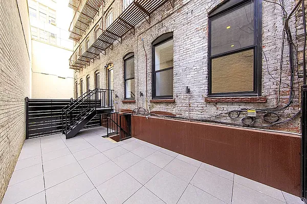 Rented by REAL New York | media 12