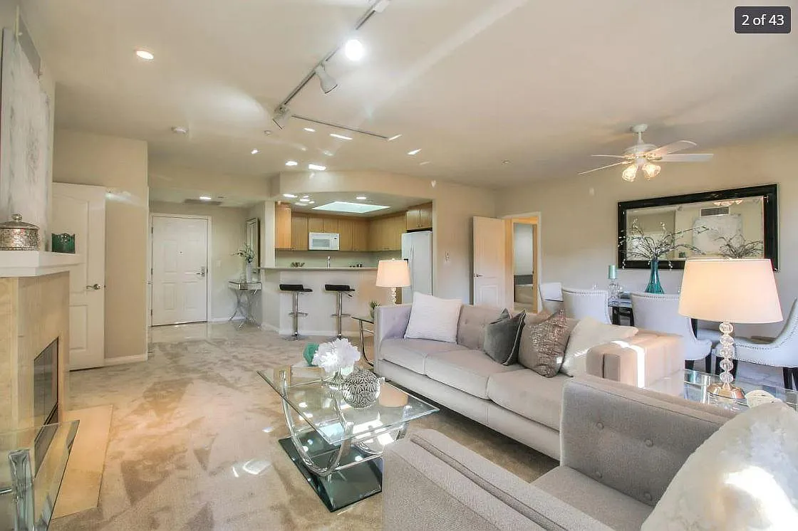 Building Photo - 130 E San Fernando St #417