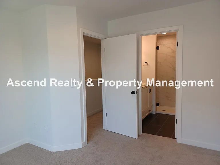 5311 NE 14th Pl — Photo 22