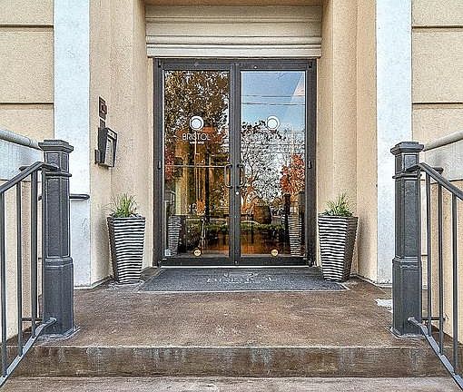 3rd image of 3000 Vanderbilt Pl APT 230