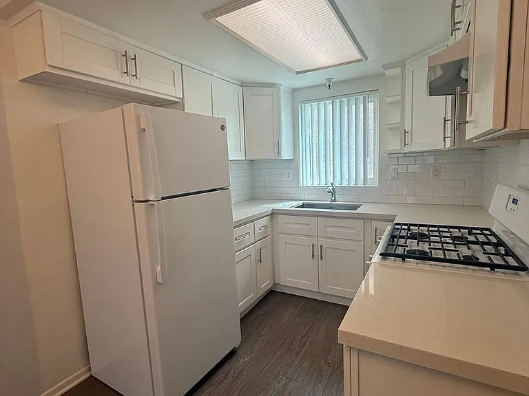 615 N. Juanita Ave — Photo 11