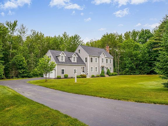 3rd image of 16 Woodfield Drive