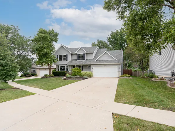 24826 Jensen St, Shorewood, IL 60404