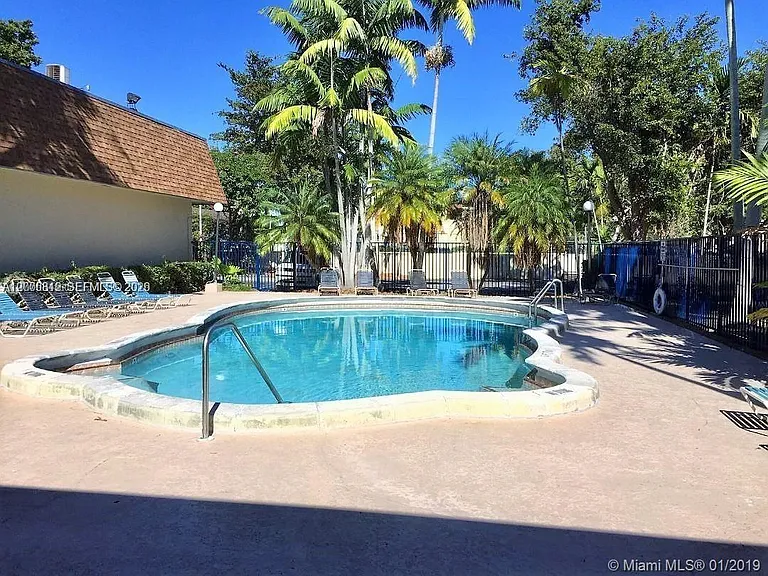 15385 S Dixie Hwy #22 — Photo 16