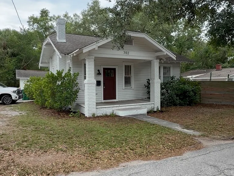 702 W Warren Ave — Photo 15