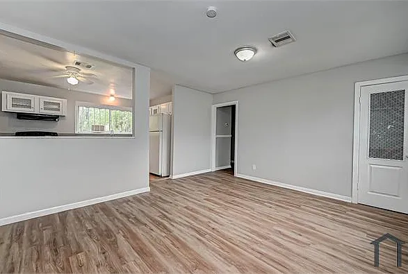 4 bed, 1222 sqft, $1,800 — Photo 3
