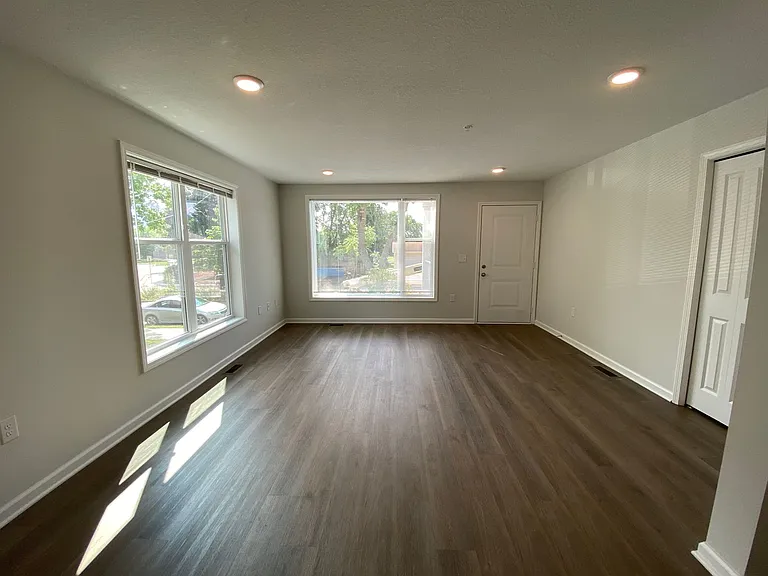 505 Main St Ne — Photo 8