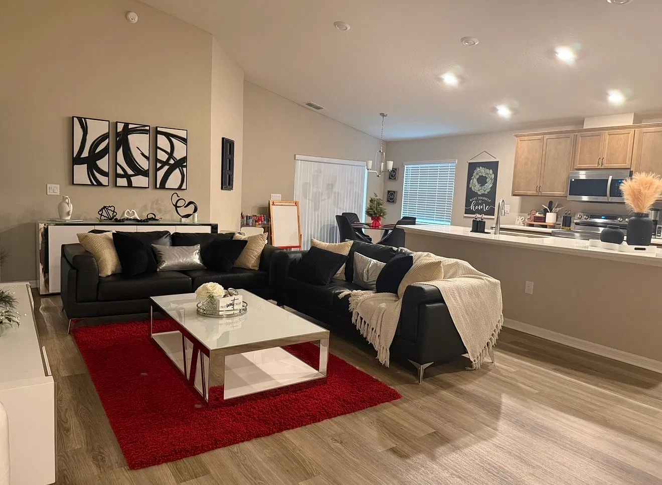 3 bed, 1545 sqft, $2,700 — Photo 3