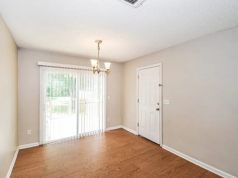 8442 Finwood Ave — Photo 6