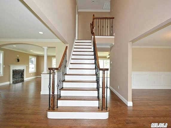 2nd image of 98 Southwood Cir