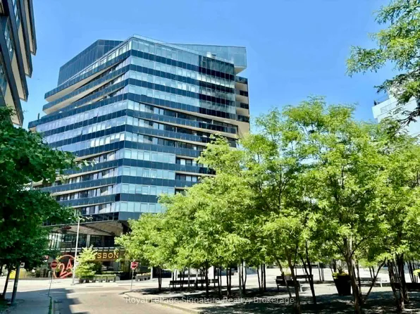 21 Lawren Harris Sq #514, Toronto, ON M5A 0N7