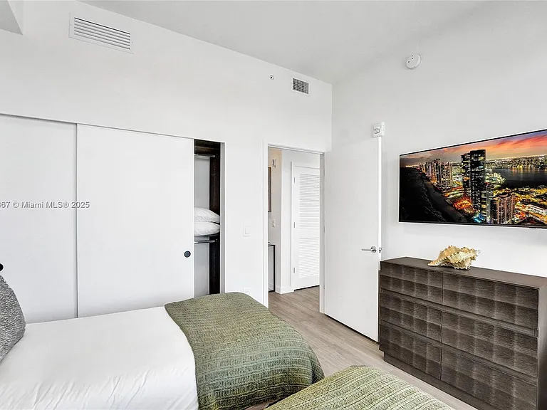 580 72nd St #2010 — Photo 4
