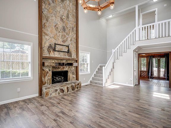 2nd image of 4083 Amherst Way