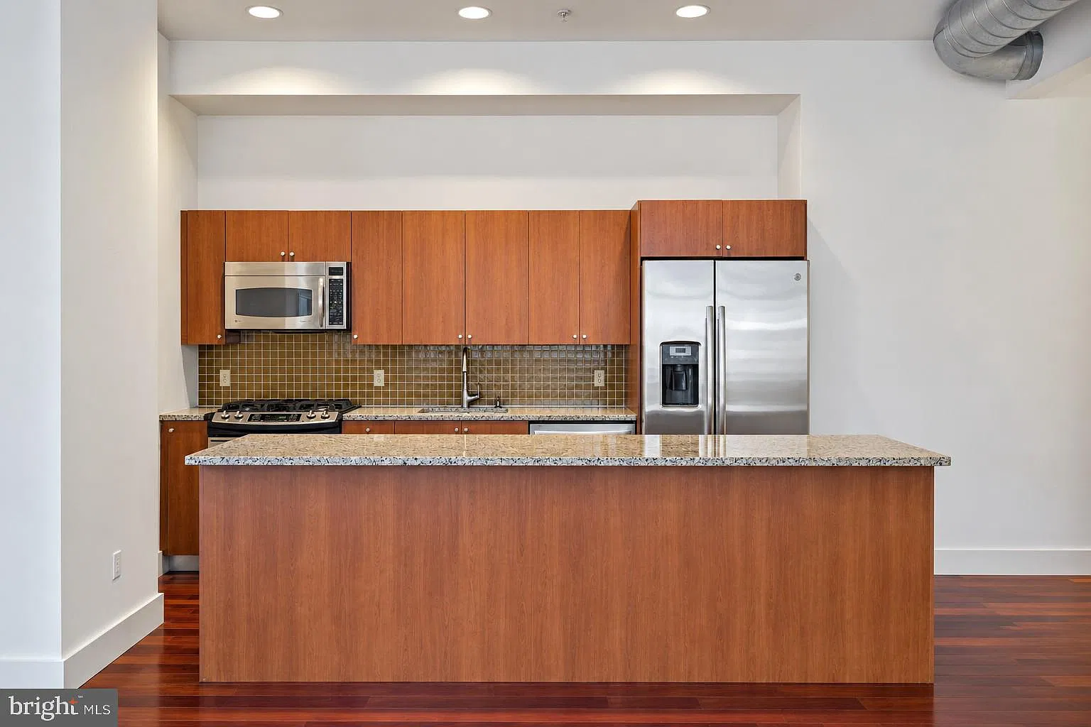 1101 Locust St — Photo 3