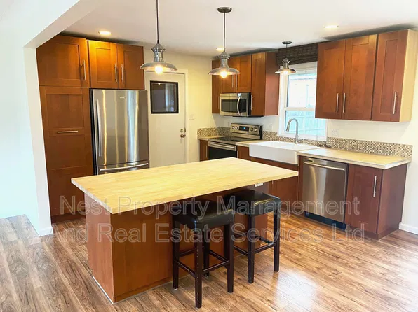49 Bayer St, Kitimat, BC V8C 2J8