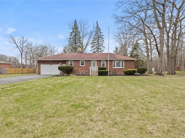 5024 Bronson Dr, Lewiston, NY 14092
