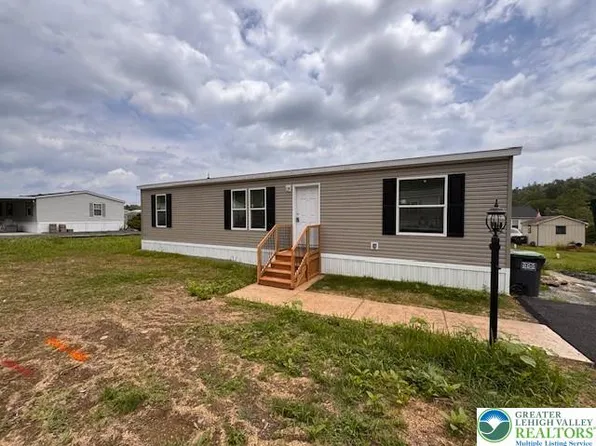 209 Fawn Valley Rd, Stroudsburg, PA 18360