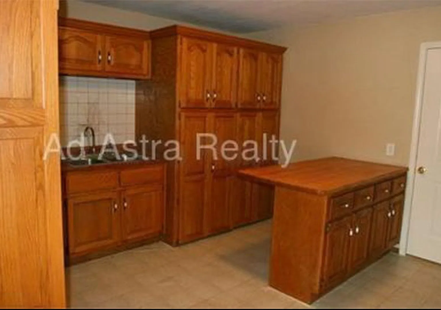Updated 3 Bed 1 Bath Home In Kcmo-Available In October!! — Photo 4