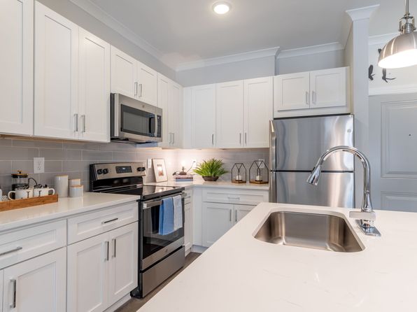 8456 Golden Hawk Dr W #8470-208